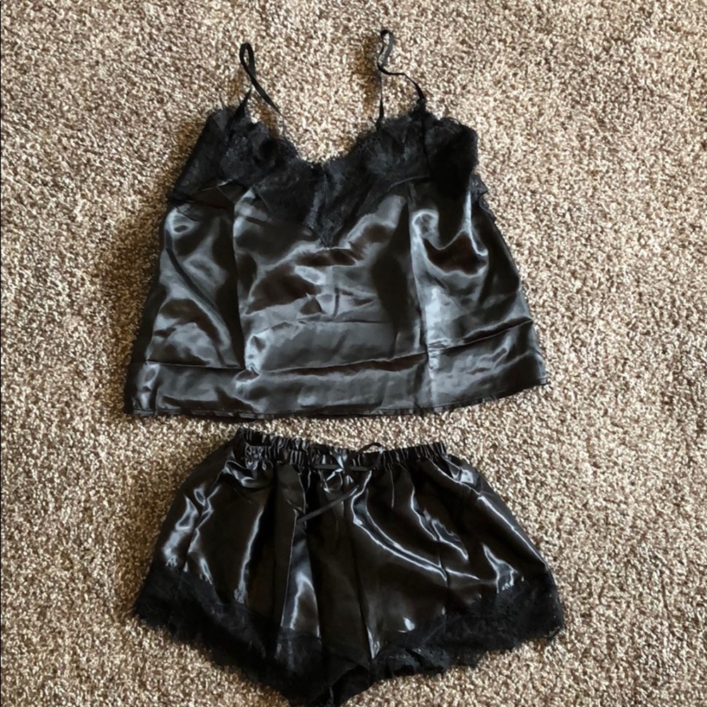 Black silk & lace sleep wear